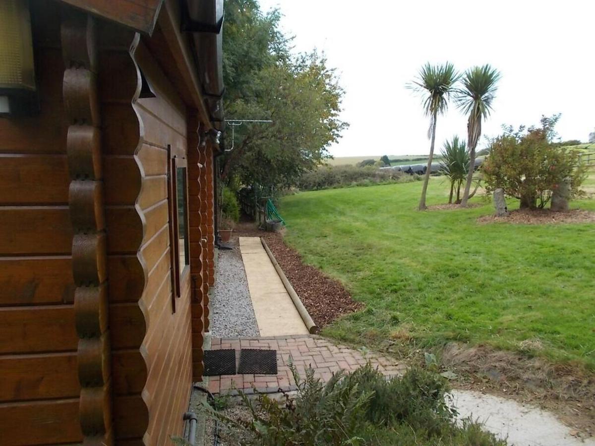 Tudor Lodge With Pool & Bbq Cabin Liskeard Εξωτερικό φωτογραφία