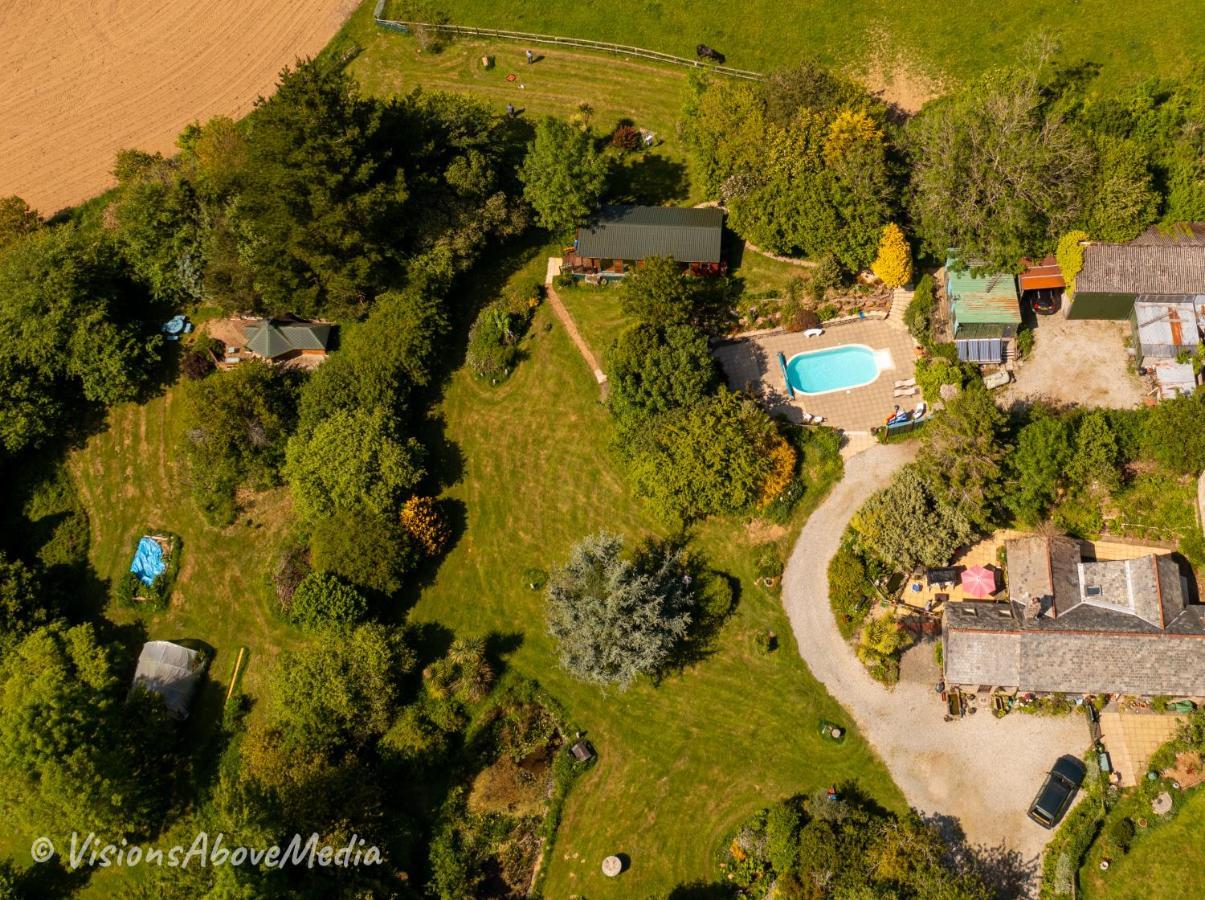 Tudor Lodge With Pool & Bbq Cabin Liskeard Εξωτερικό φωτογραφία