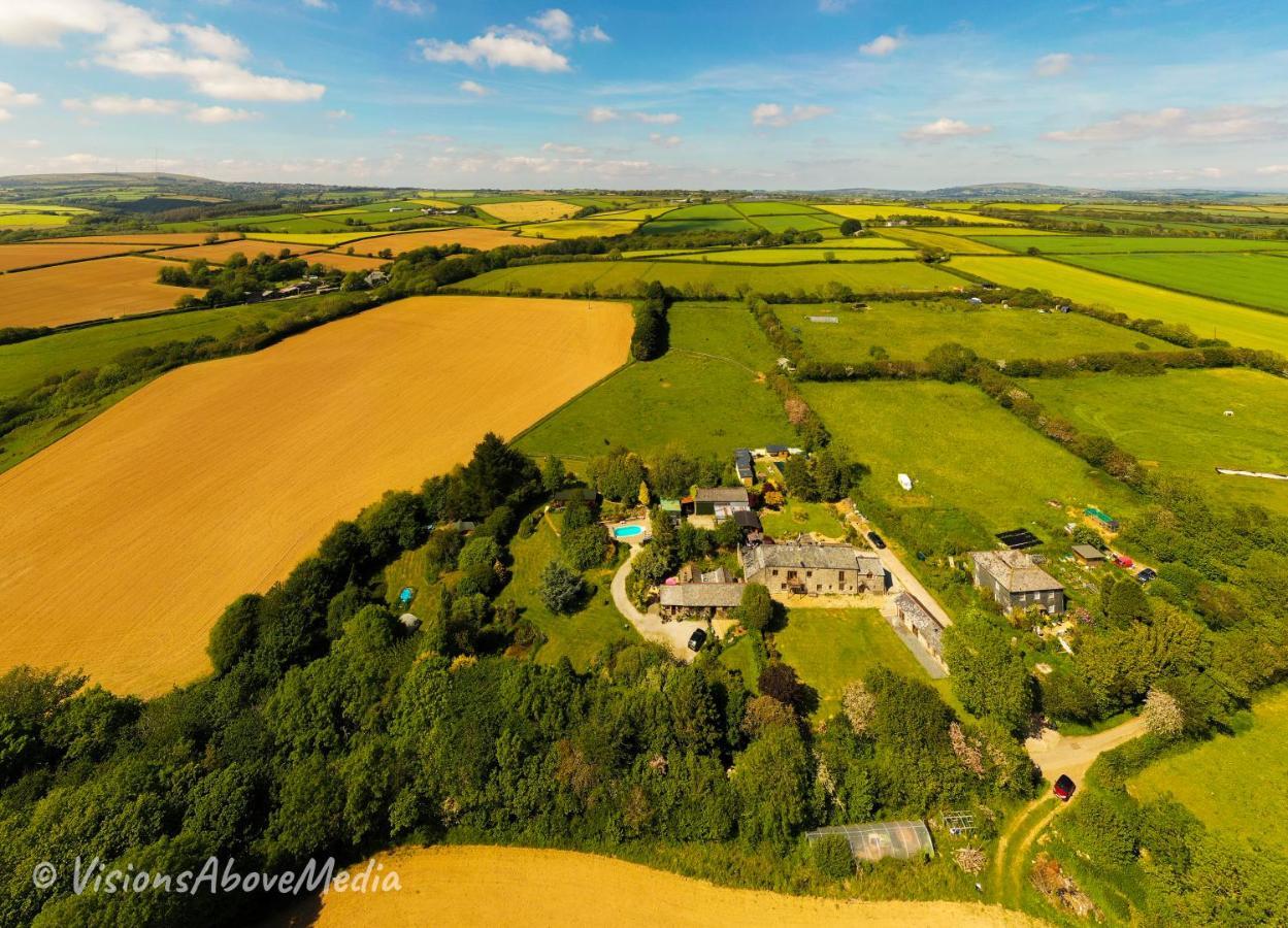 Tudor Lodge With Pool & Bbq Cabin Liskeard Εξωτερικό φωτογραφία