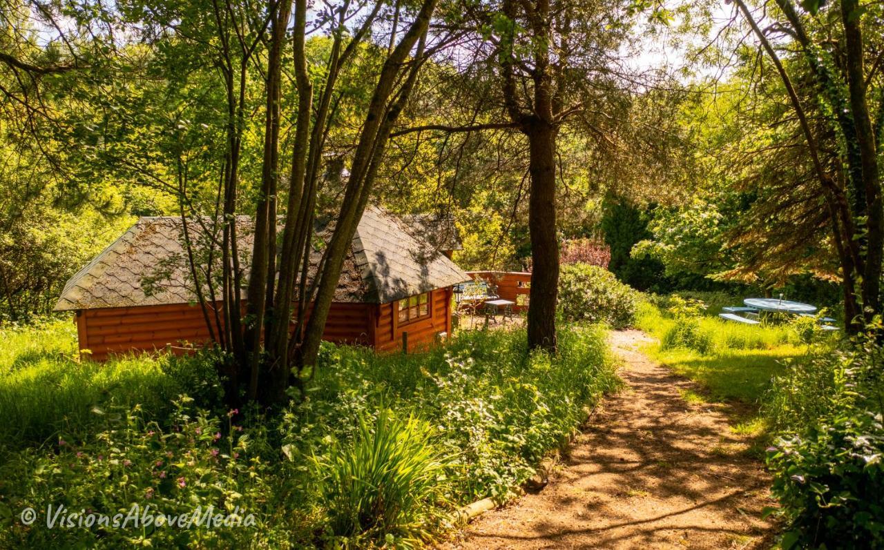 Tudor Lodge With Pool & Bbq Cabin Liskeard Εξωτερικό φωτογραφία
