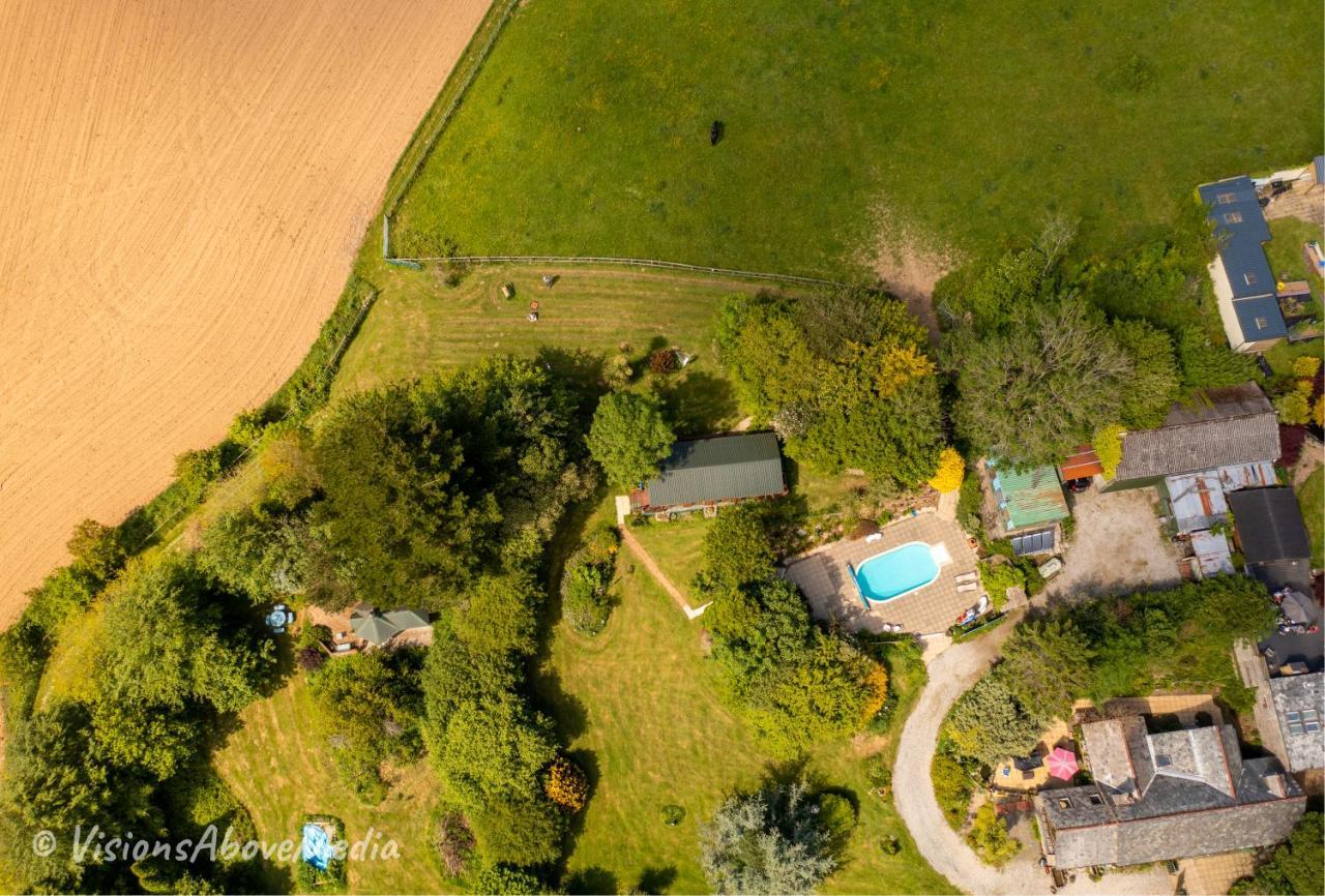 Tudor Lodge With Pool & Bbq Cabin Liskeard Εξωτερικό φωτογραφία